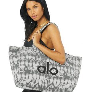 Alo Yoga Shopper Tote